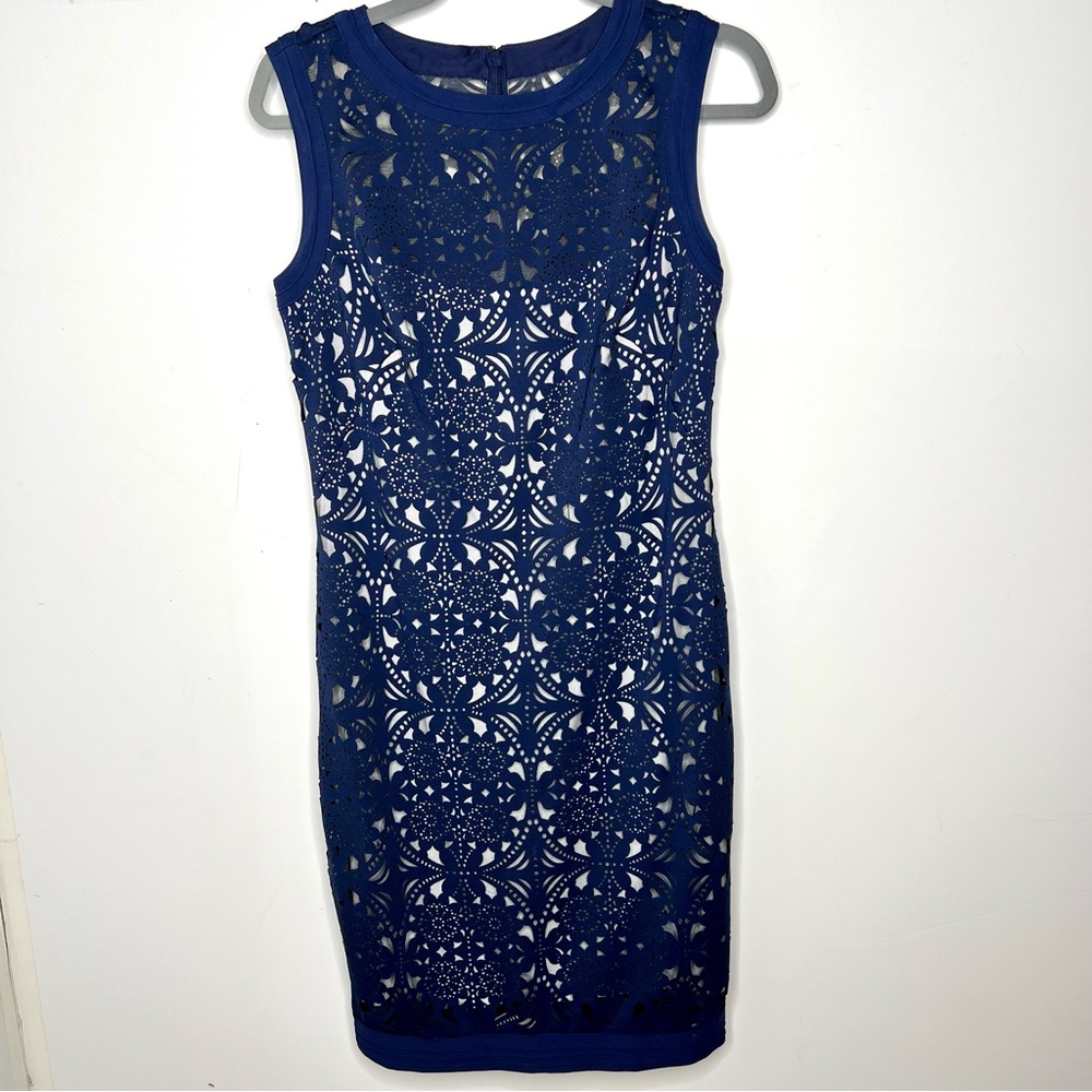 Tadashi Shoji Scuba Laser Cut Navy Dress Size M Medium Gem